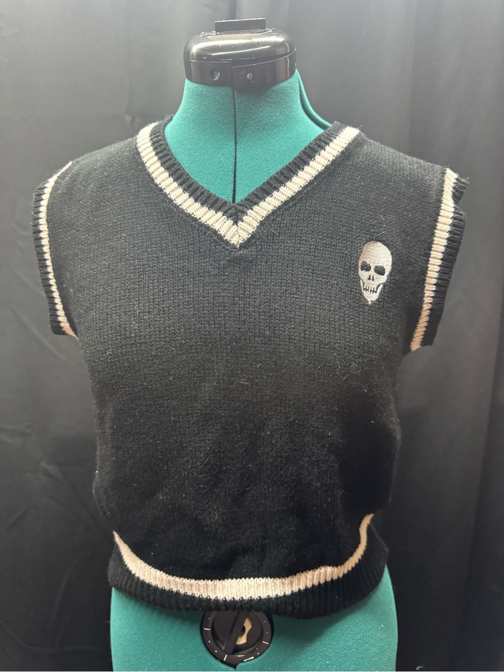 Hot Topic Black V-Neck Sleeveless Knit Sweater with Cream Trim and Skull
